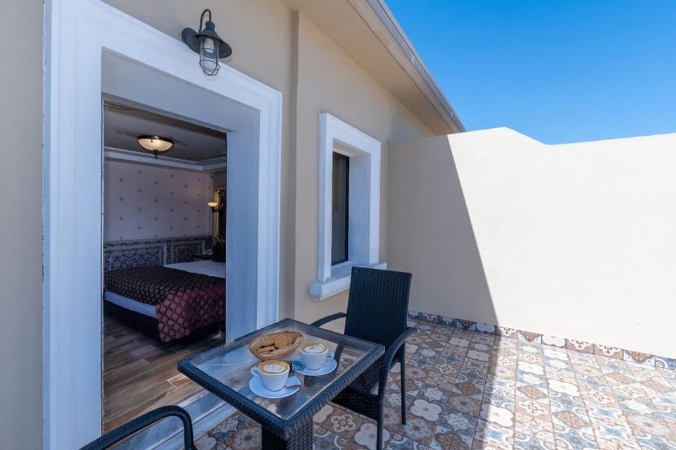 Patio, Day, View (from property/room), Balcony/Terrace, Seating area, Dining area
