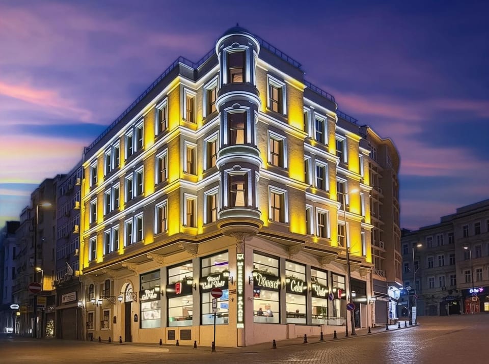 Property building, Facade/entrance, Night