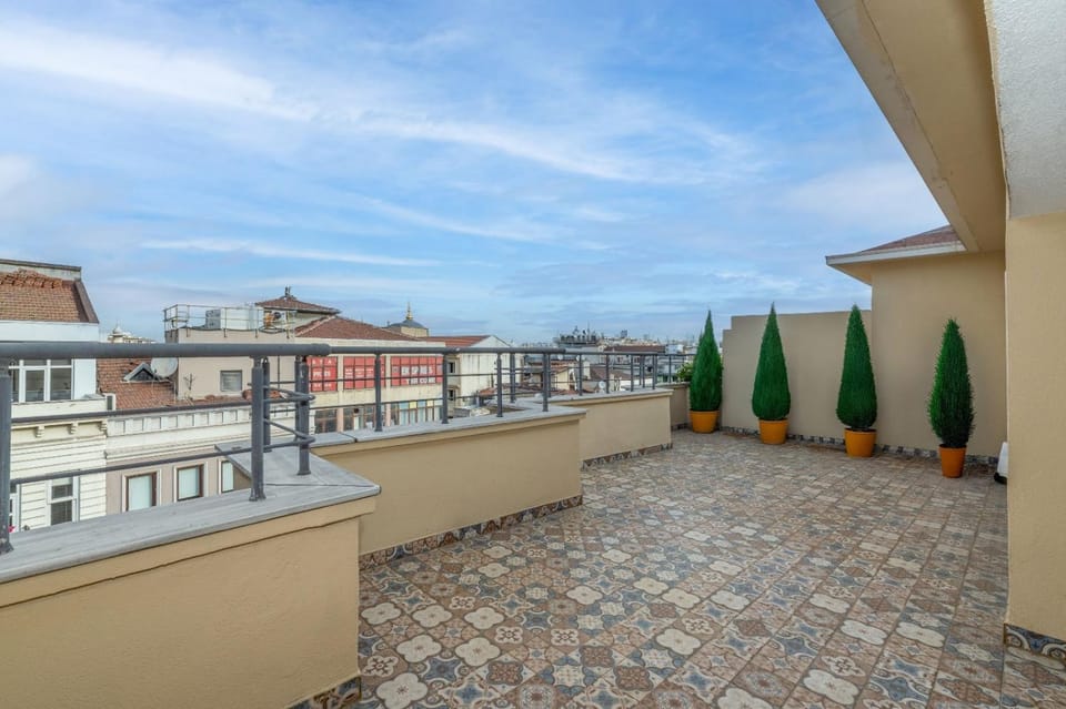 Day, View (from property/room), Balcony/Terrace, City view
