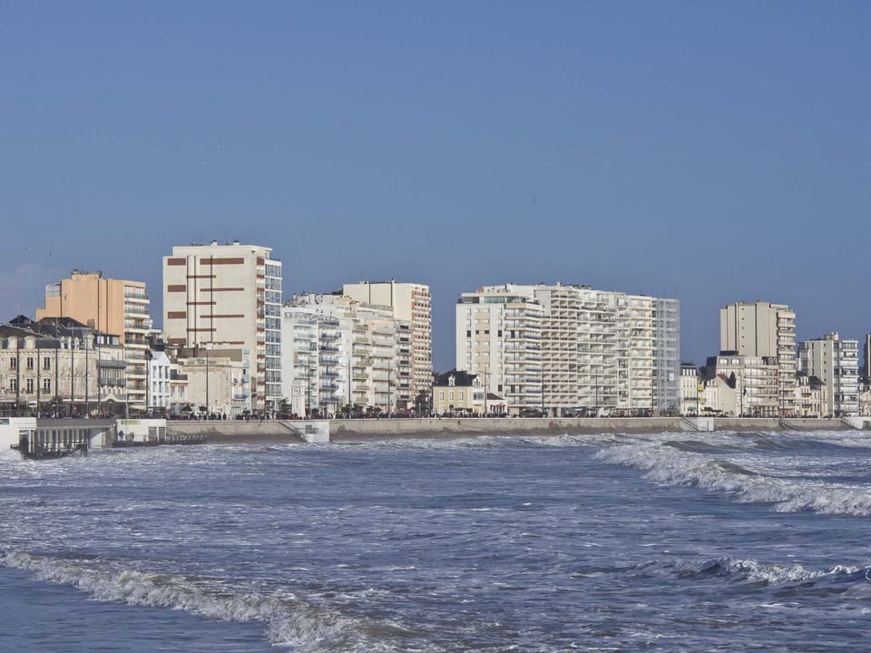 Maison paisible avec jardin, garage, WiFi, proche plage et commerces House in Château-d'Olonne