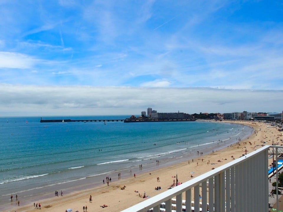 Maison paisible avec jardin, garage, WiFi, proche plage et commerces House in Château-d'Olonne