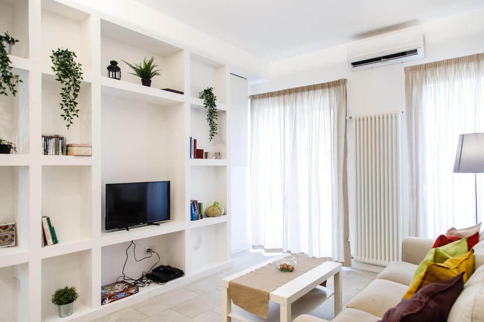 TV and multimedia, Living room, air conditioner