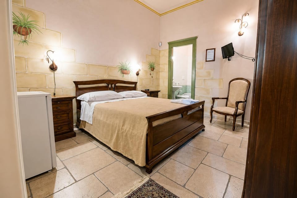 Bedroom, room service