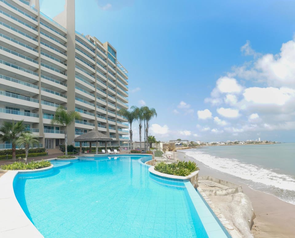 Lindo Departamento al pie de playa Edificio TORRE OCEÁNICA Apartment in Salinas
