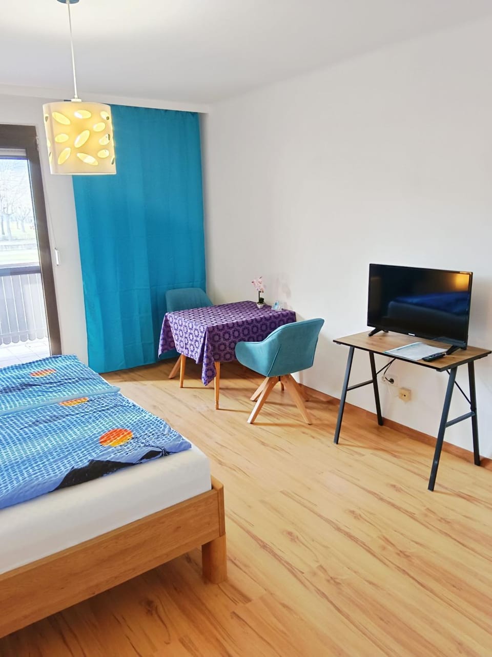TV and multimedia, Photo of the whole room