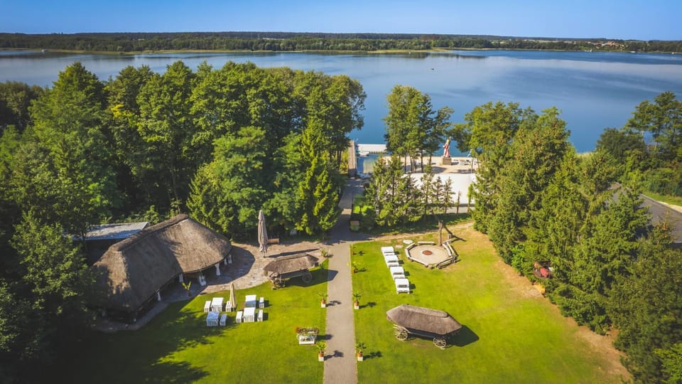 Dom Wypoczynkowy "Pod Strzechą" w Giewartowie Resort in Greater Poland Voivodeship