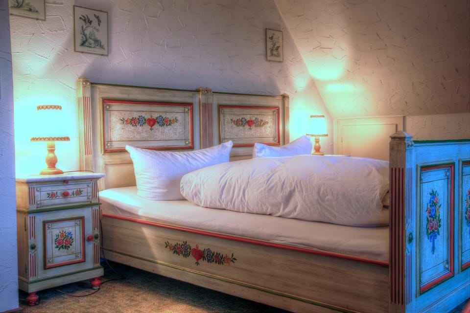 Bed, Photo of the whole room