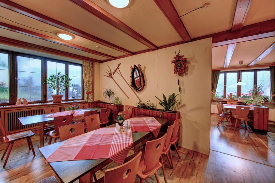 Day, Lounge or bar