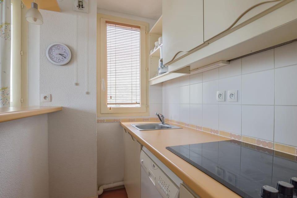 Kitchen or kitchenette, Area and facilities