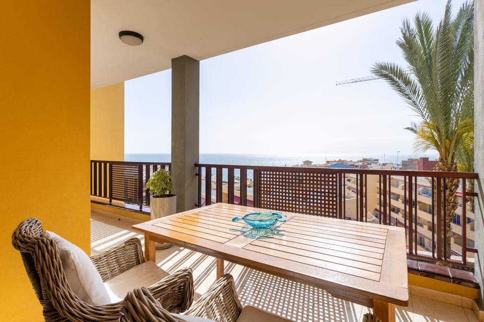Balcony/Terrace, Pool view, Sea view