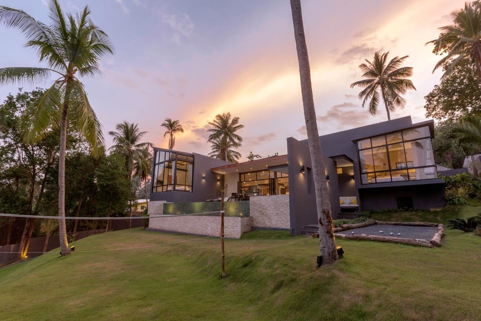 Communal lounge/ TV room, Activities, BBQ facilities, Garden, Balcony/Terrace, Lounge or bar, Food and drinks, Garden view, Pool view, Sea view, Alcoholic drinks, Non alcoholic drinks, Family