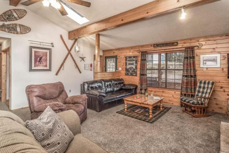 Hughes, Cabin at Ruidoso, with Forest View Cabin in Ruidoso