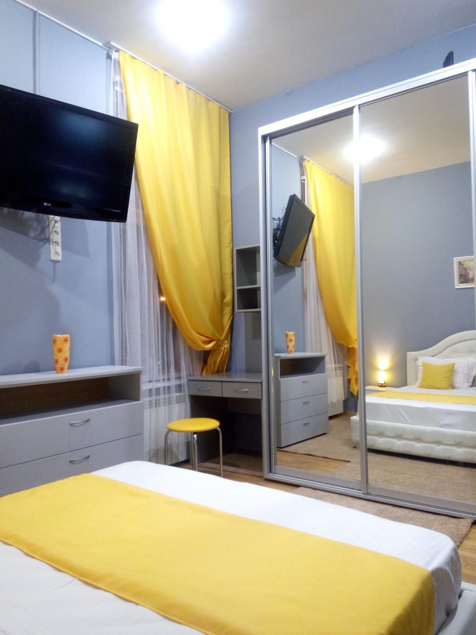 Bed, Photo of the whole room
