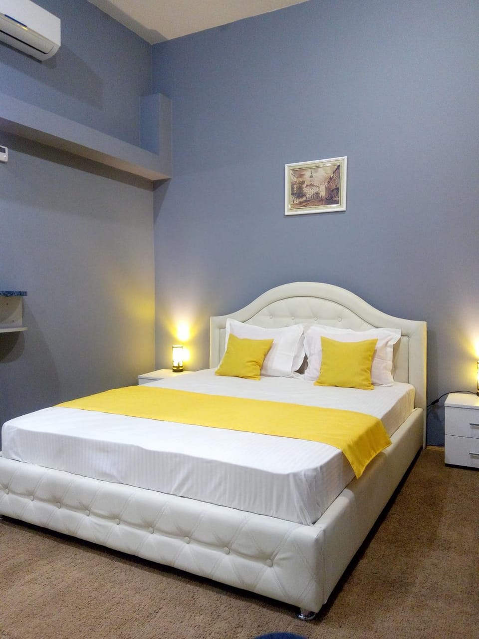 Bed, Photo of the whole room