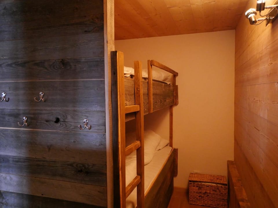 bunk bed