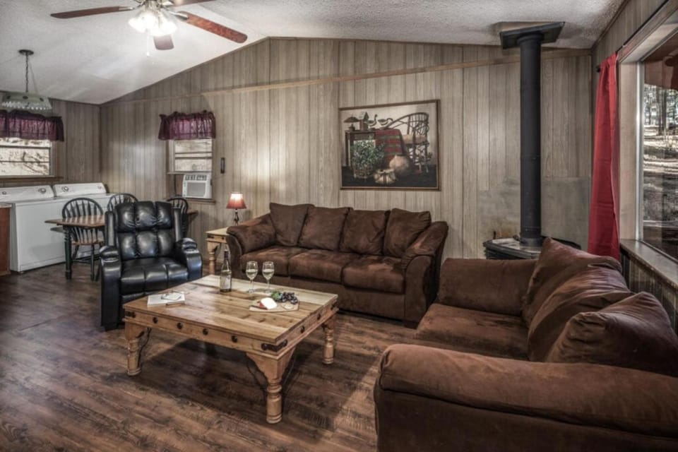 Sacony, Cabin at Ruidoso Cabin in Ruidoso