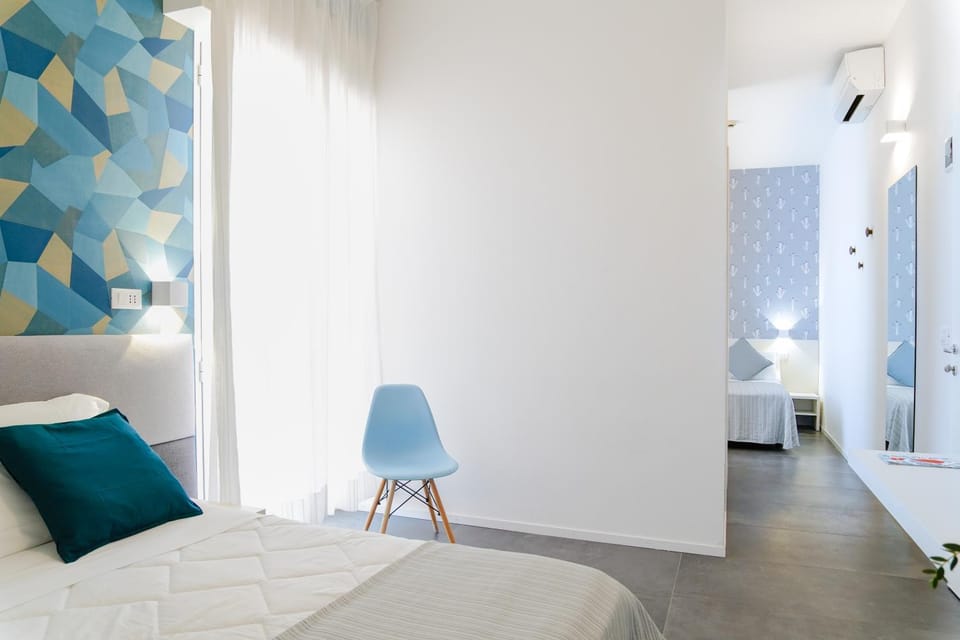 Photo of the whole room, hair dresser, air conditioner