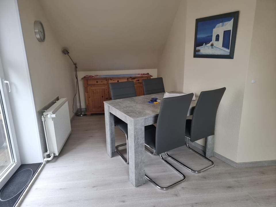 Ferienwohnungen Öker - Whg 2 - familiengerechte Fewo mit 2 SZ, nur wenige Gehminuten zum Hauptstrand Apartment in Grömitz