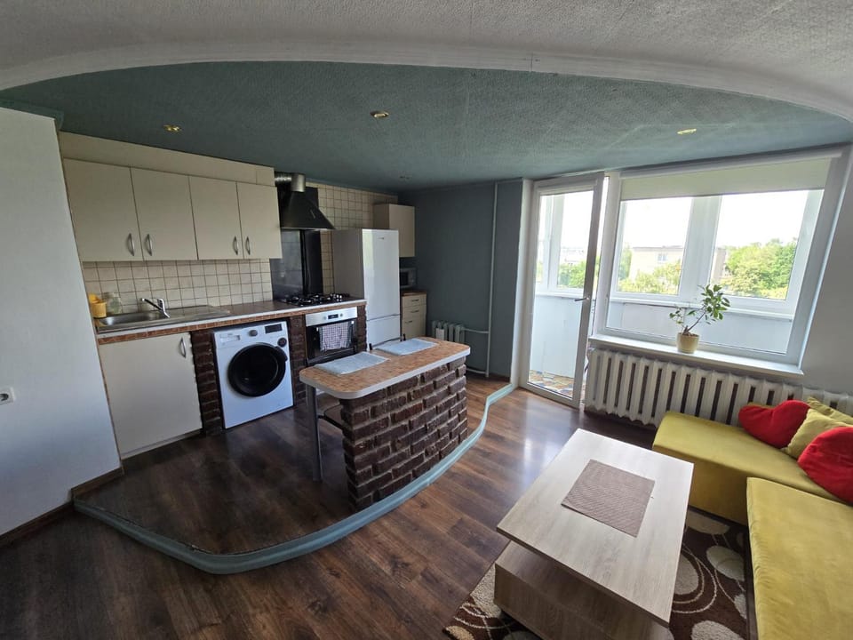 Kitchen or kitchenette, washing machine, kitchen