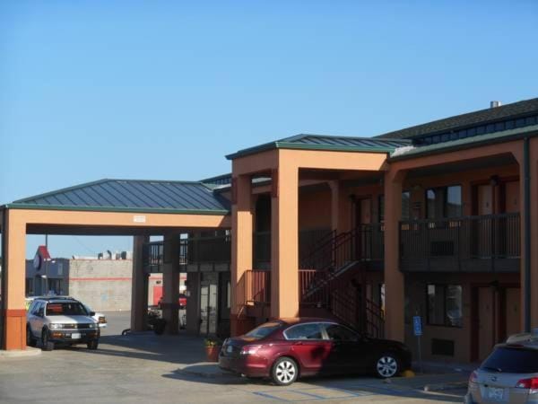 Facade/entrance, Facade/entrance, Day, View (from property/room), Balcony/Terrace