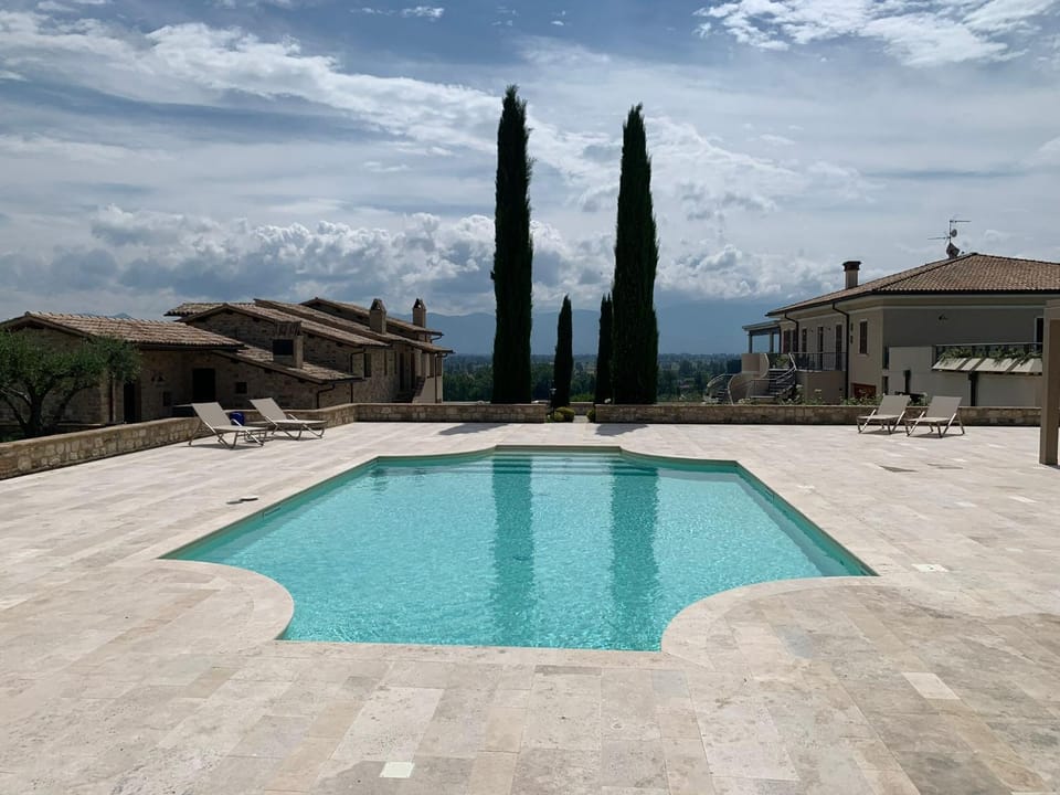 Day, Natural landscape, Mountain view, Pool view, Swimming pool, sunbed