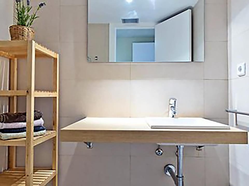 Bathroom, Decorative detail