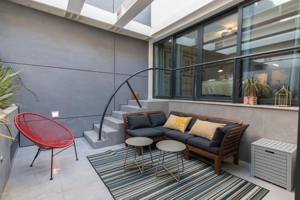 Patio, Balcony/Terrace, Seating area