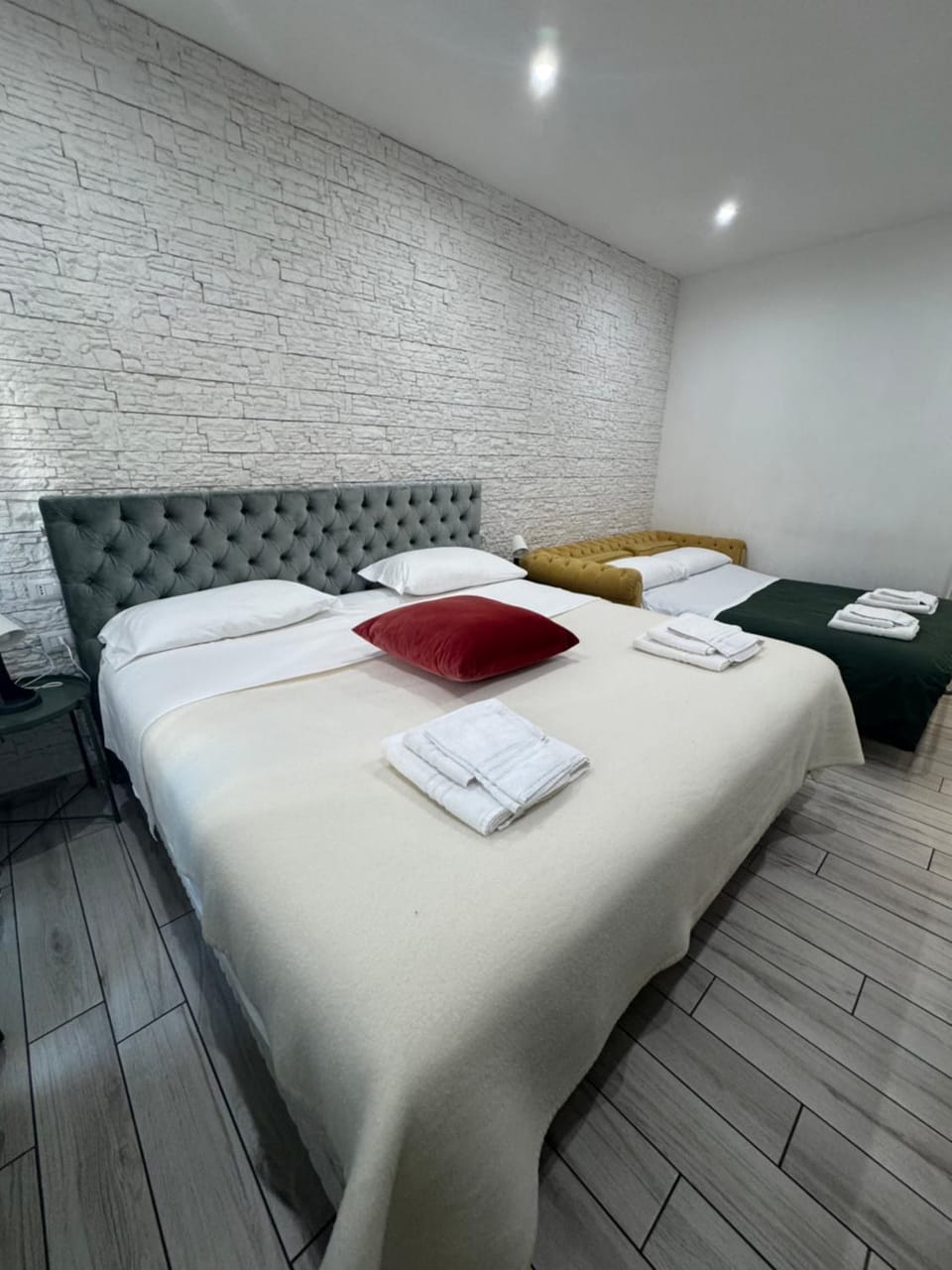 Bed, Photo of the whole room, Bedroom, towels