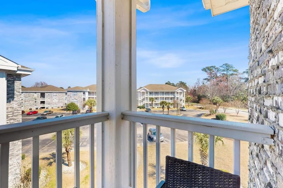 Golf & Beach Time Apartment in Carolina Forest