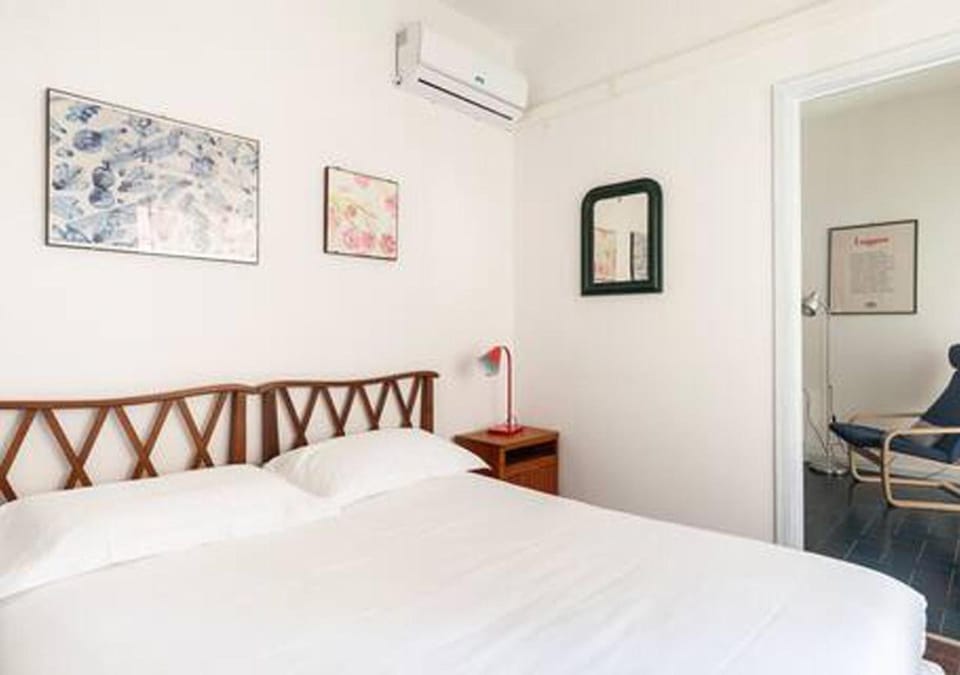 Bedroom, air conditioner