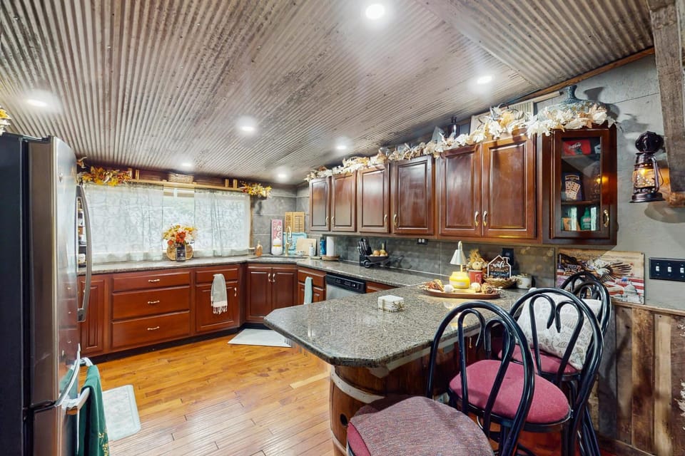 Walk to Trails & Fishing Spots! Lake Ozark Escape House in Village Four Seasons