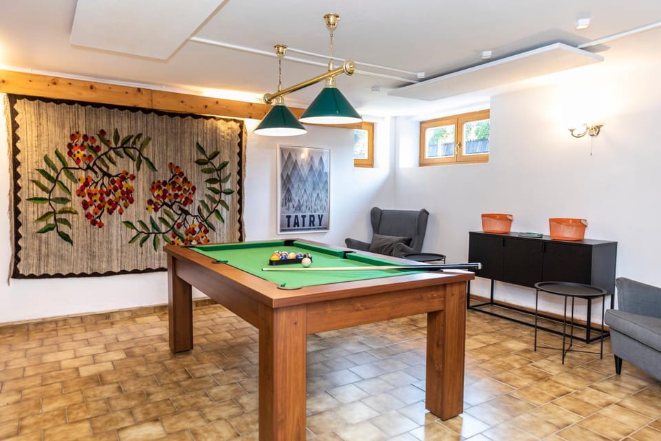 Billiard, Game Room, Seating area