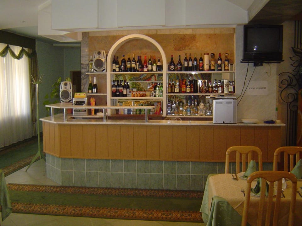 Day, Lounge or bar