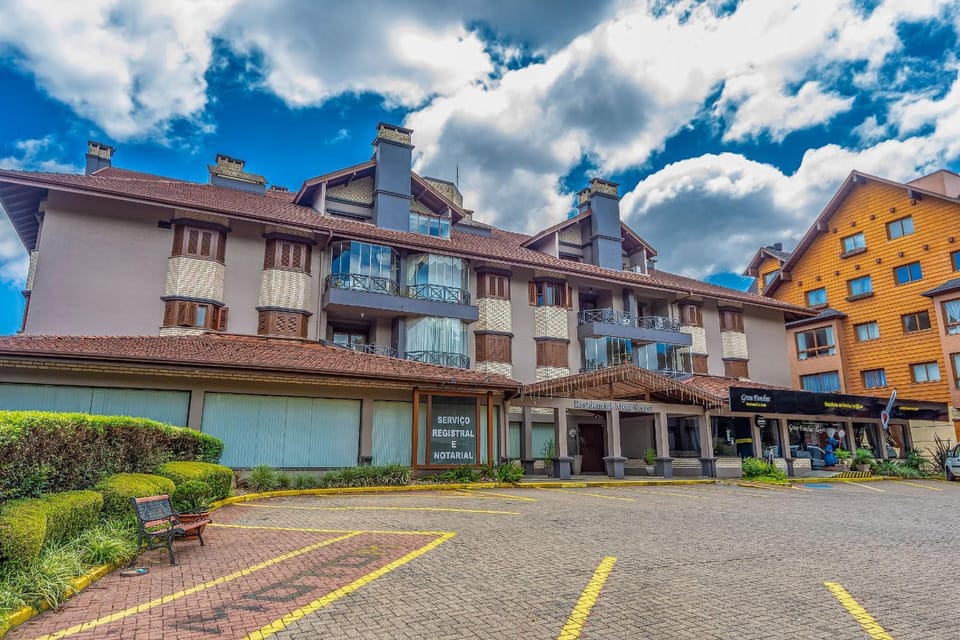 Rosa Edifício Mont Serrat Apartment in Gramado