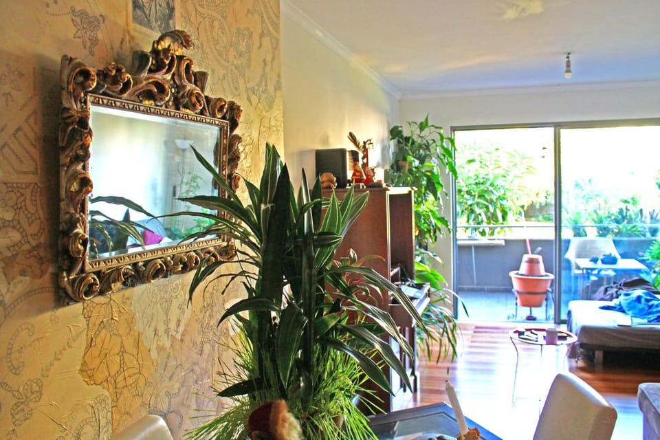 Living room, Meals, Continental breakfast, Lunch, Dinner
