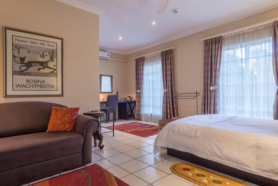 Photo of the whole room, Decorative detail, Bedroom