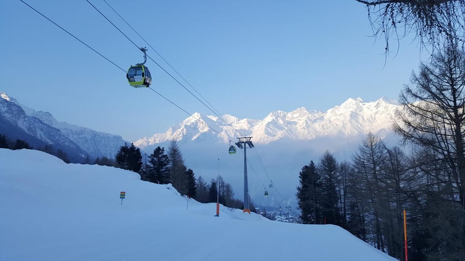 Off site, Natural landscape, Winter, Ski School, Skiing, Sunrise