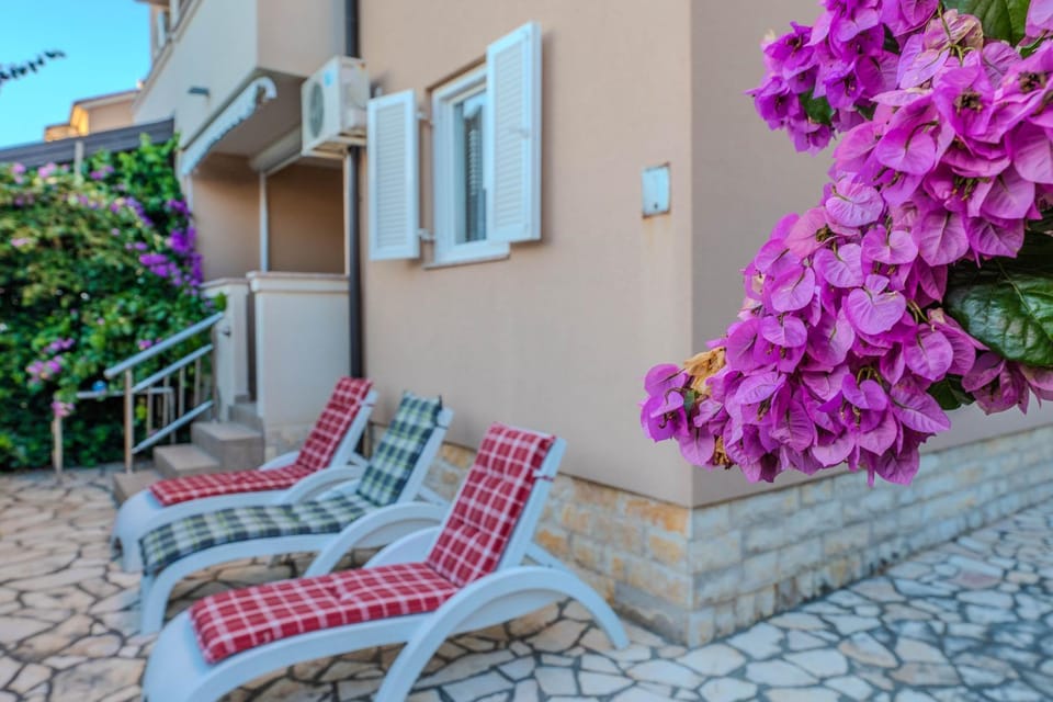 Beki modern ap with garden&grill Apartment in Novalja