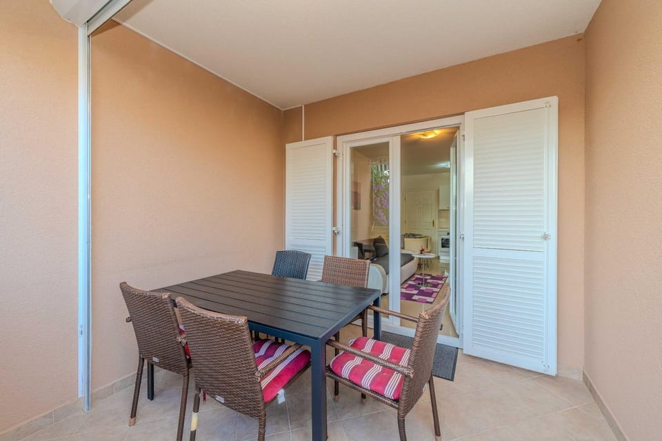 Beki modern ap with garden&grill Apartment in Novalja