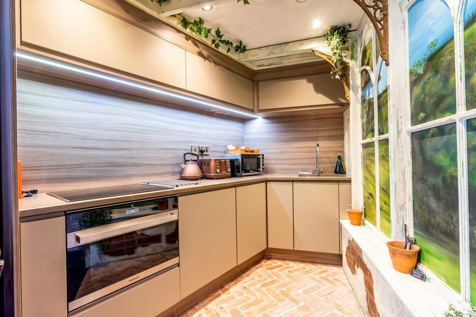Kitchen or kitchenette