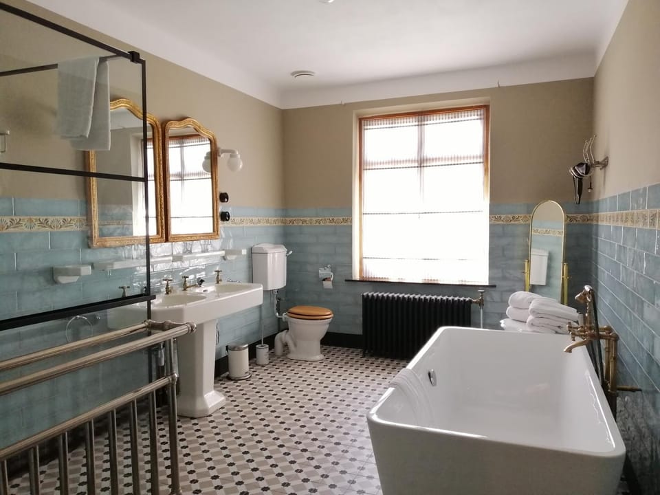 Het Domherenhuis B&B, Restaurant Calice Bed and Breakfast in Flanders