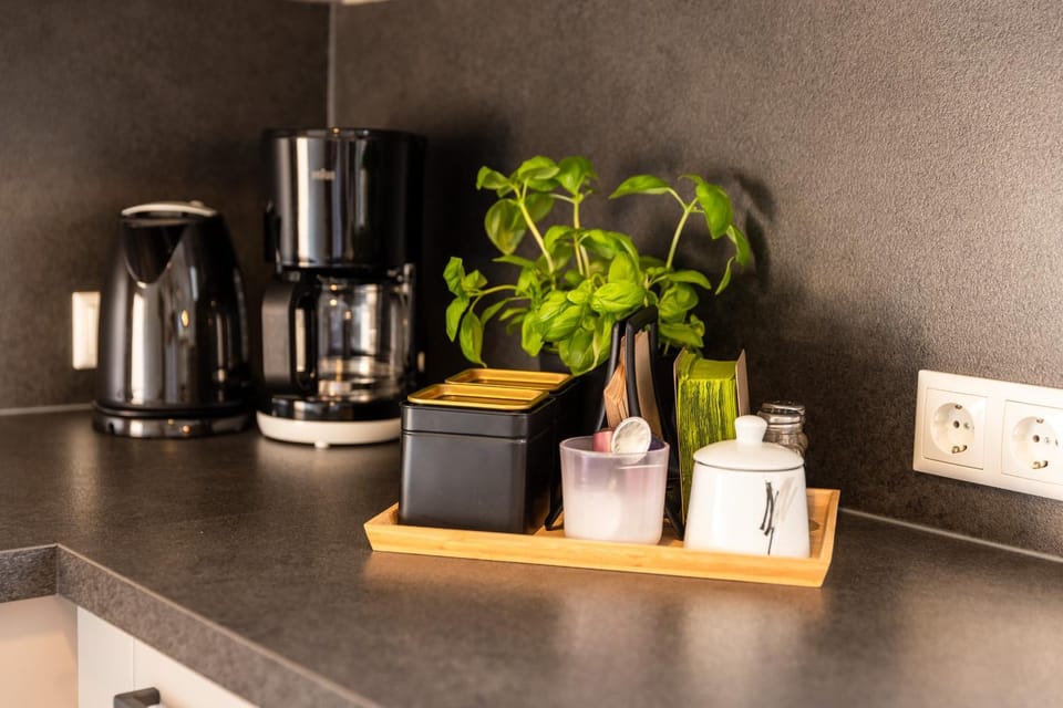 Coffee/tea facilities, Decorative detail