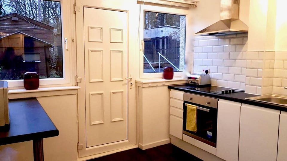 Kitchen or kitchenette, pet friendly
