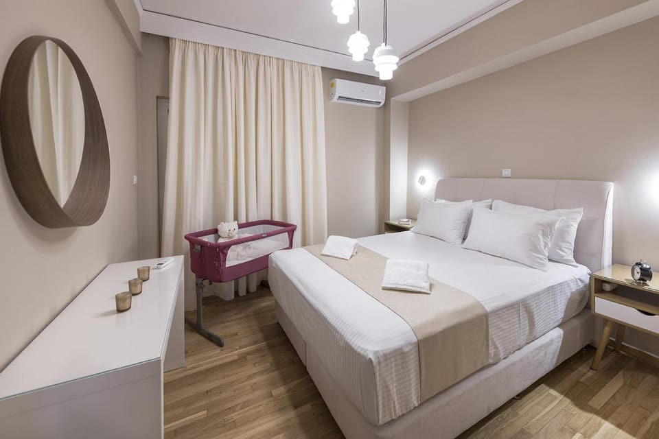 Photo of the whole room, Bedroom, cot, Family