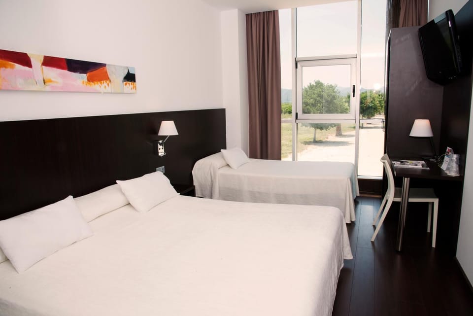 Bed, Photo of the whole room