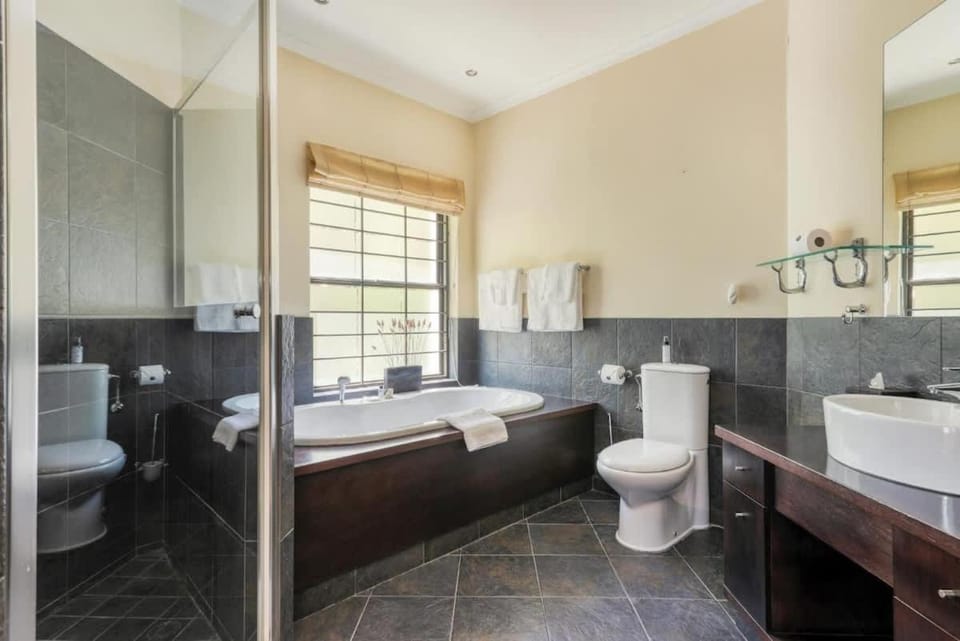 Entabeni Guest House Bed and Breakfast in Camps Bay