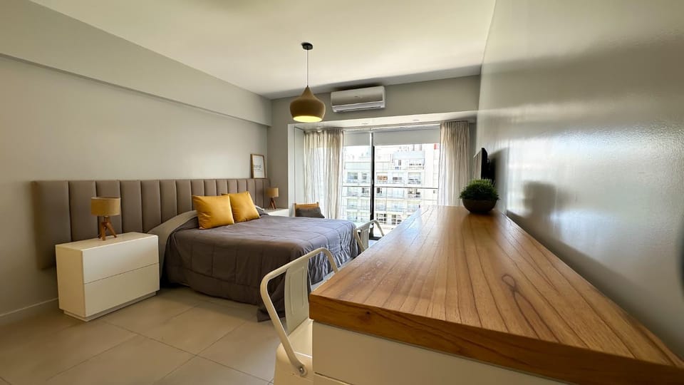 Bed, Living room, Photo of the whole room, Bedroom, air conditioner