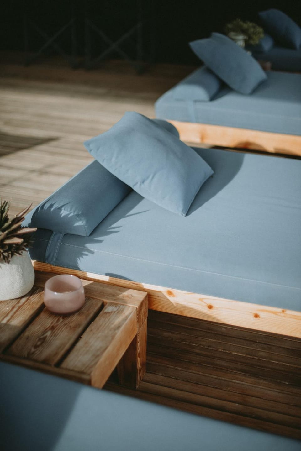 Patio, Swimming pool, sunbed