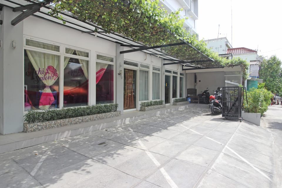 Property building, Facade/entrance