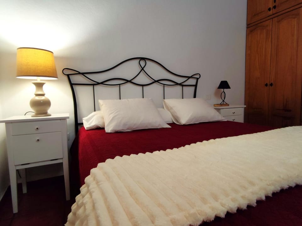 Bed, Bedroom, wardrobe